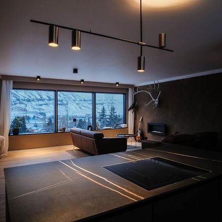 Botnahlid Villa, Mountain And Town Views And Outdoor Sauna Сейдисфьордюр Экстерьер фото