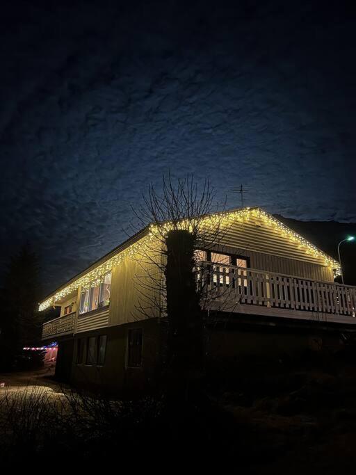 Botnahlid Villa, Mountain And Town Views And Outdoor Sauna Сейдисфьордюр Экстерьер фото