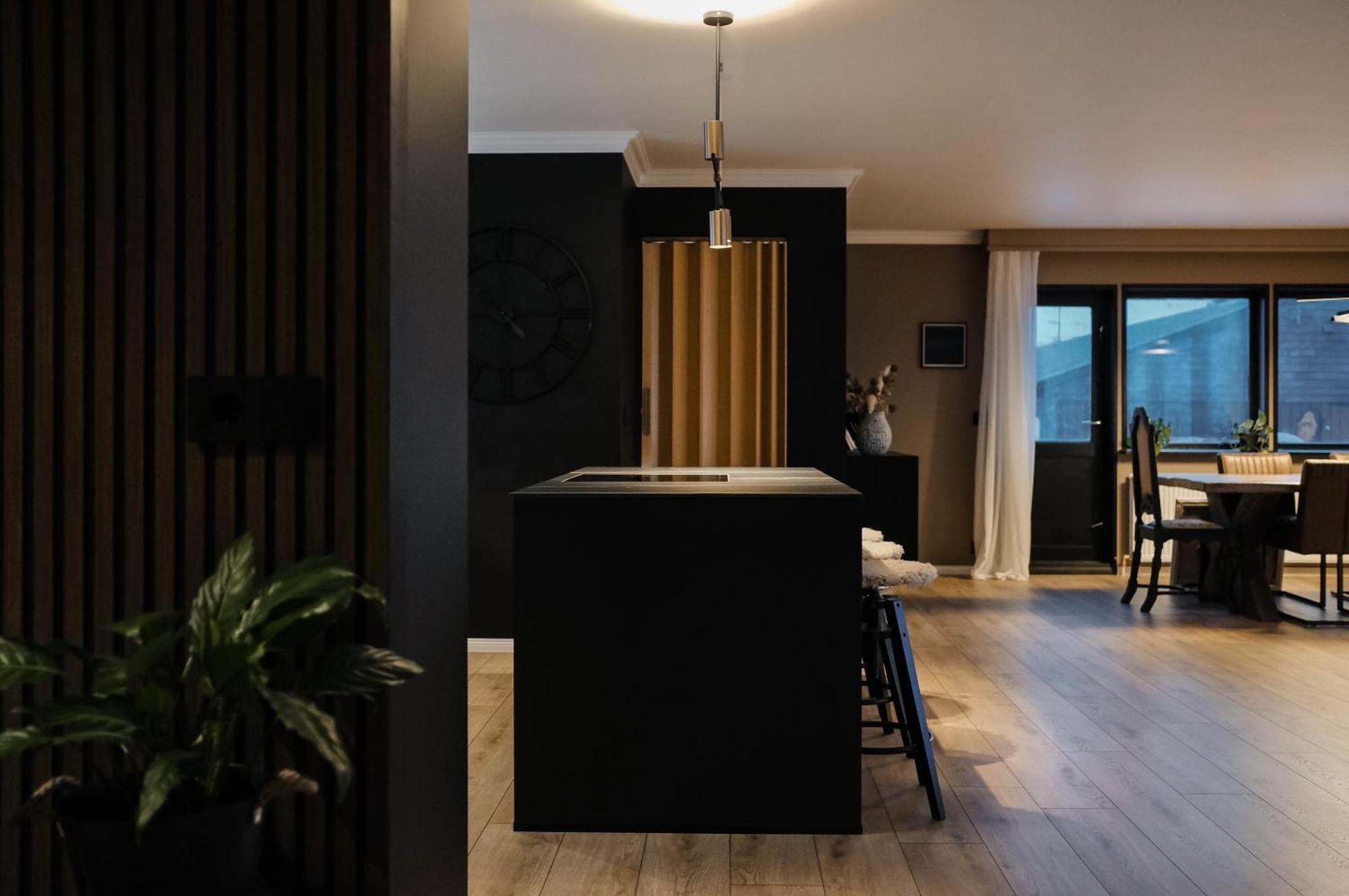 Botnahlid Villa, Mountain And Town Views And Outdoor Sauna Сейдисфьордюр Экстерьер фото
