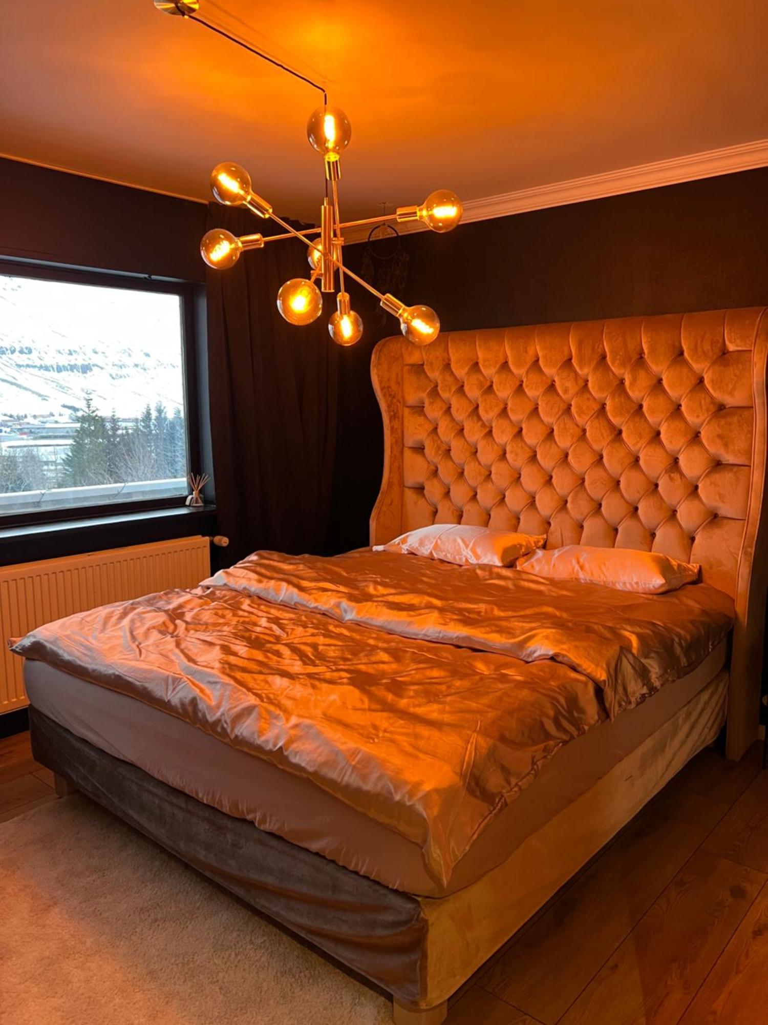 Botnahlid Villa, Mountain And Town Views And Outdoor Sauna Сейдисфьордюр Экстерьер фото