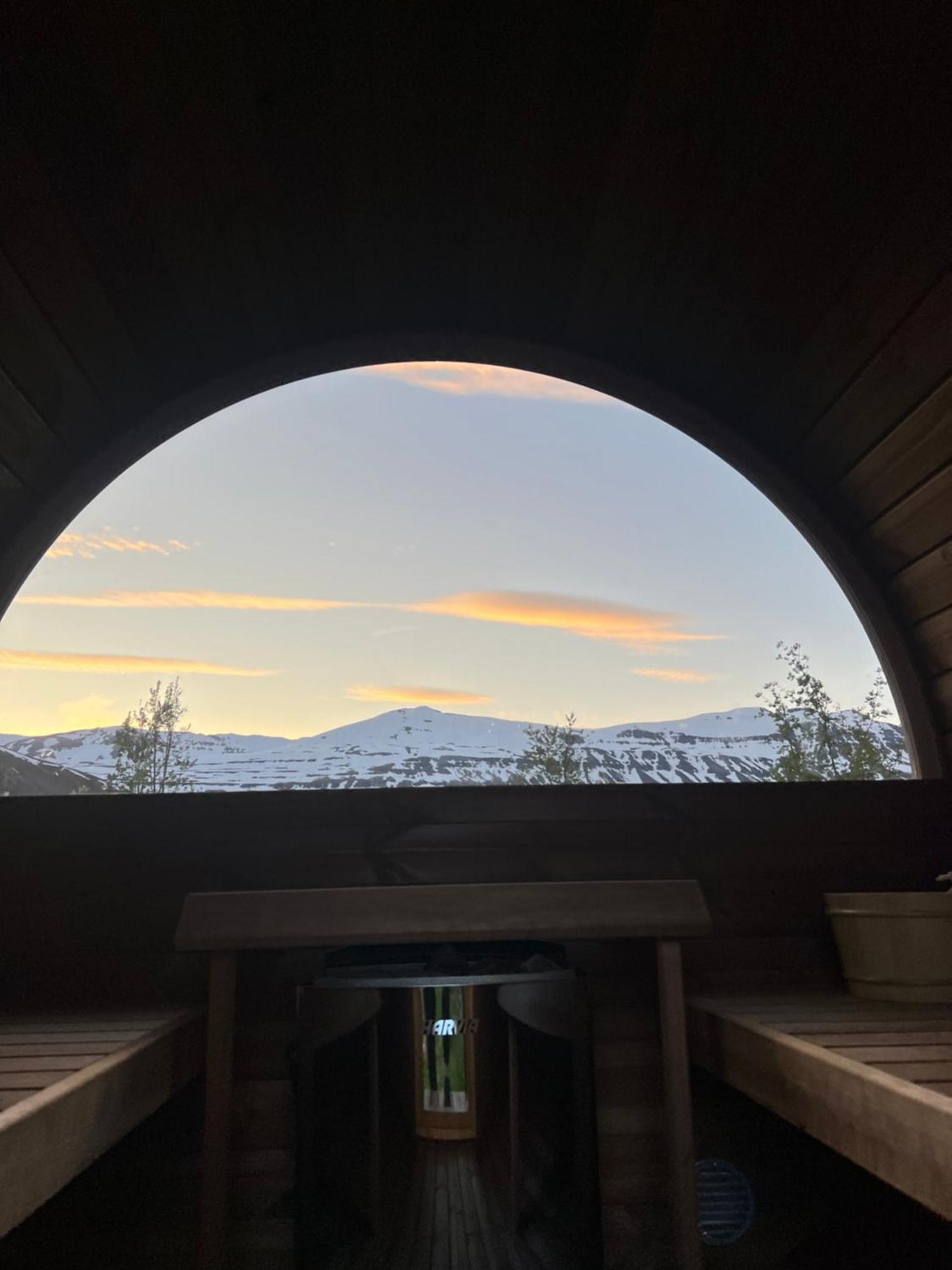 Botnahlid Villa, Mountain And Town Views And Outdoor Sauna Сейдисфьордюр Экстерьер фото